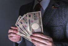 河村たかし名古屋市長は「月給50万だからメダルをかじっても仕方ない」のか | 情報戦の裏側 | ダイヤモンド・オンライン