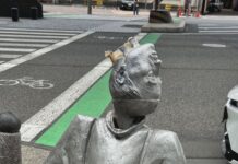 首を折られた豊臣秀吉像 愛媛県警の警察官を懲戒処分 報告怠った同僚3人も処分 名古屋・西区の円頓寺商店街(CBCテレビ) – Yahoo!ニュース